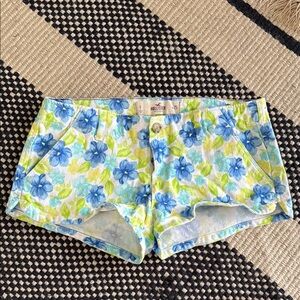 Hollister Women's Floral Blue Shorts